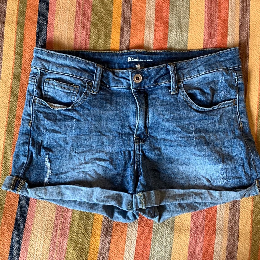 Short stretchy denim jean shorts